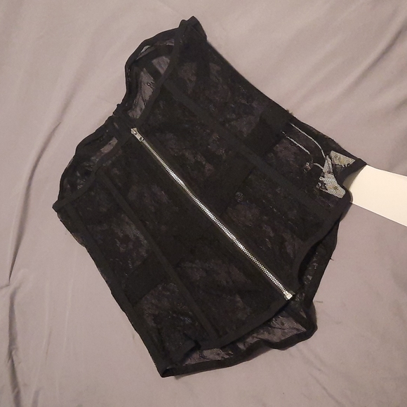 *BNWT* black lace corset with back zipper - Picture 3 of 5